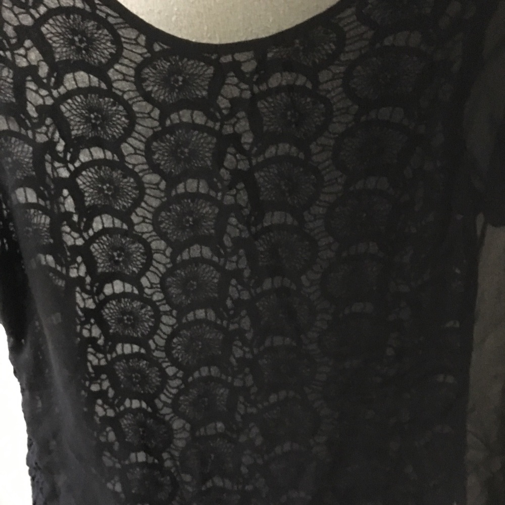 Black tee - Picture 2 of 4